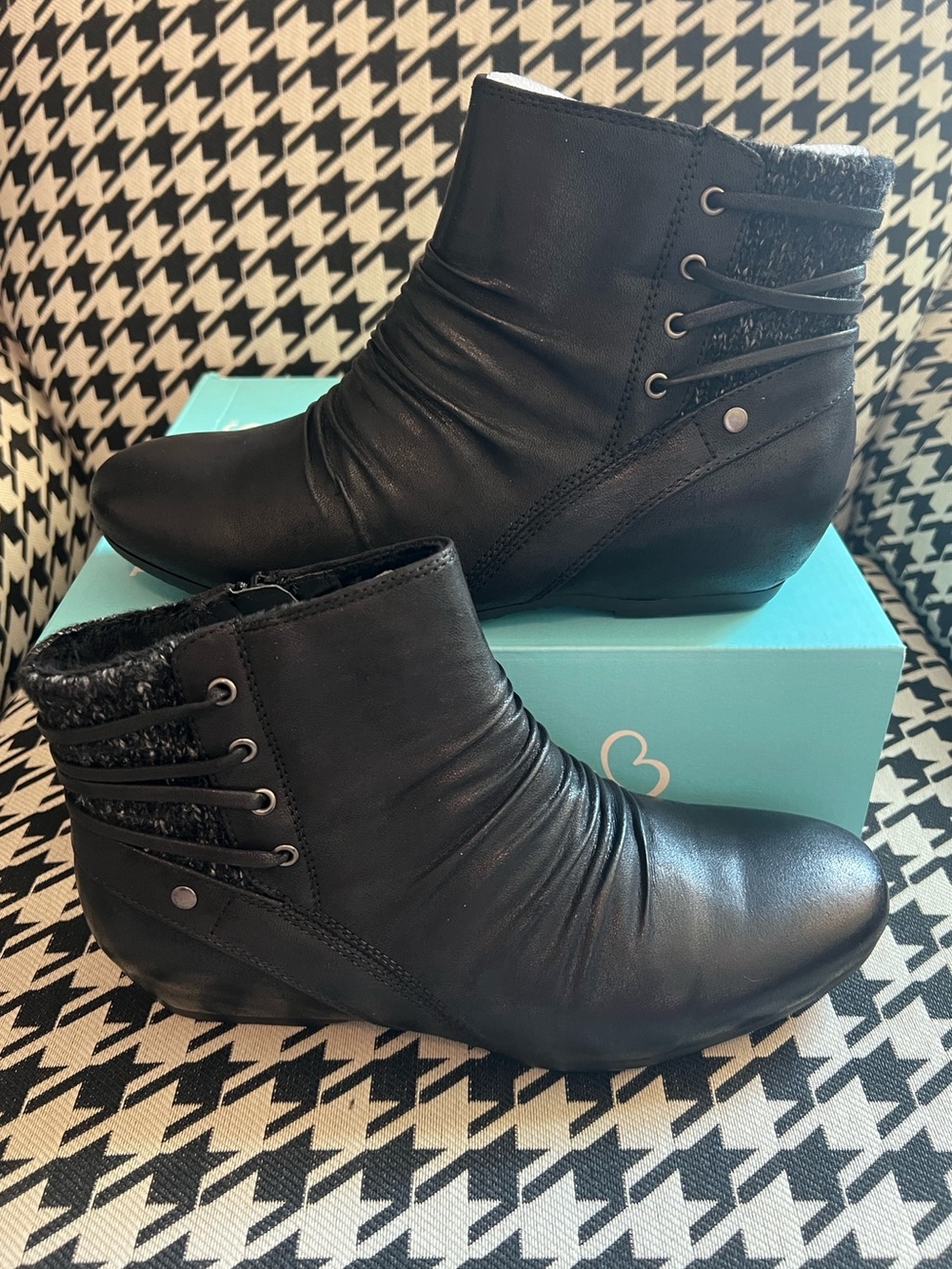 BareTraps PeanutWomen's Booties- Size 9.5